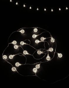 Batteridrevet Lyskæde med 20 Kupler og LED-Lys - Indendørs brug 2 meter