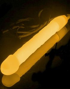 Gul Dick Glow Stick med Snor 15 cm